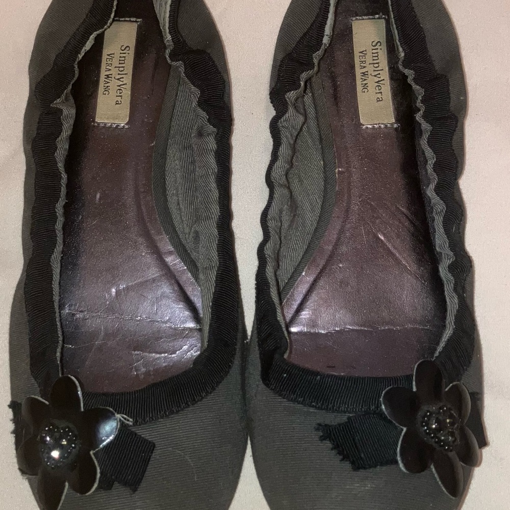 Simply Vera Wang Gray Ballet Flats with Floral Accent !Accepting Offers!